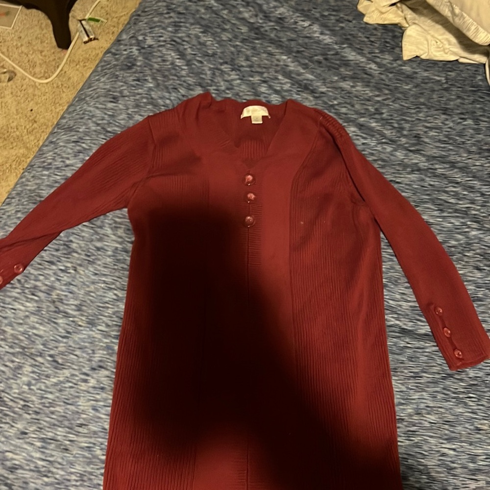 Women’s three quarter sleeve top.